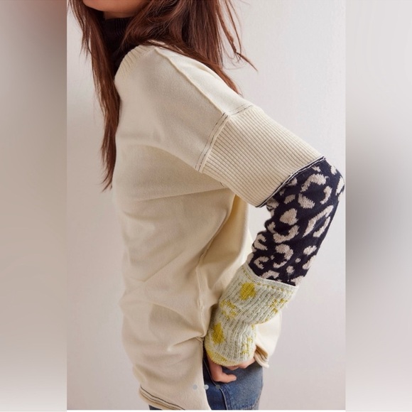 We The Free Sweaters - We The Free Tiger Style Cuff Tea Combo Long Sleeve Scoop Neck Womens Size Medium